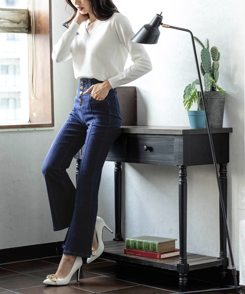 Julia Boutique（ジュリアブティック）の「4連ボタンセンターシームフレアデニムパンツ/21563（デニムパンツ・レディース・ブラック/ネイビー/ブルー・3L/L/LL/S/M）」の4枚目の写真