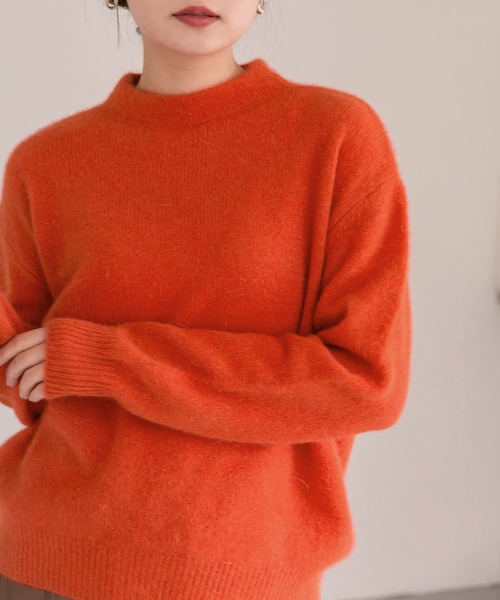 URBAN RESEARCH ROSSO WOMEN(アーバンリサーチ ロッソ)の「エアリーニットハイネックプルオーバー(ニット/セーター・レディース・ブラック/オレンジ/アイボリー・FREE)」の4枚目の写真