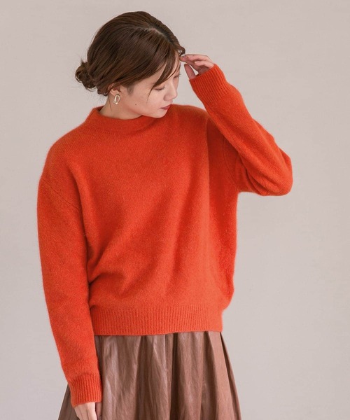 URBAN RESEARCH ROSSO WOMEN(アーバンリサーチ ロッソ)の「エアリーニットハイネックプルオーバー(ニット/セーター・レディース・ブラック/オレンジ/アイボリー・FREE)」の5枚目の写真