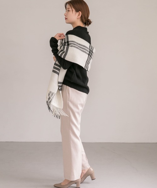 URBAN RESEARCH ROSSO WOMEN(アーバンリサーチ ロッソ)の「エアリーニットハイネックプルオーバー(ニット/セーター・レディース・ブラック/オレンジ/アイボリー・FREE)」の15枚目の写真