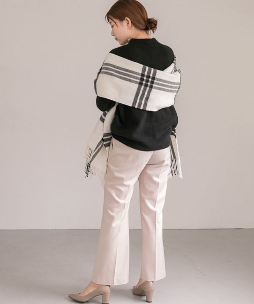 URBAN RESEARCH ROSSO WOMEN(アーバンリサーチ ロッソ)の「エアリーニットハイネックプルオーバー(ニット/セーター・レディース・ブラック/オレンジ/アイボリー・FREE)」の16枚目の写真