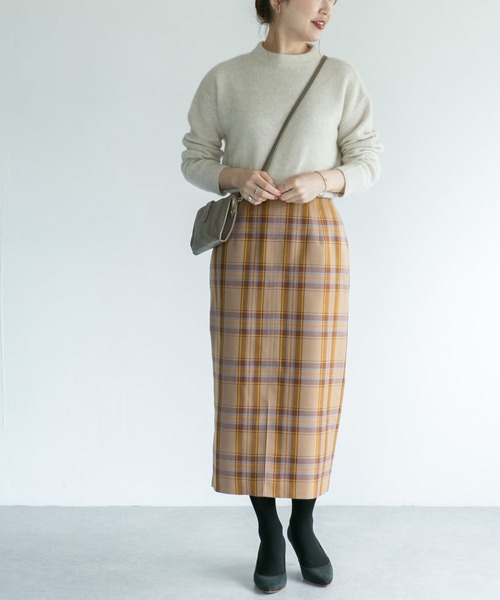 URBAN RESEARCH ROSSO WOMEN(アーバンリサーチ ロッソ)の「エアリーニットハイネックプルオーバー(ニット/セーター・レディース・ブラック/オレンジ/アイボリー・FREE)」の19枚目の写真