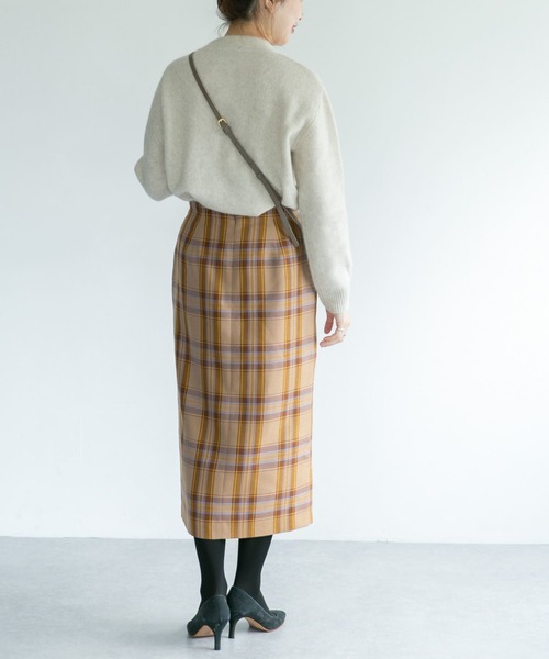 URBAN RESEARCH ROSSO WOMEN(アーバンリサーチ ロッソ)の「エアリーニットハイネックプルオーバー(ニット/セーター・レディース・ブラック/オレンジ/アイボリー・FREE)」の21枚目の写真