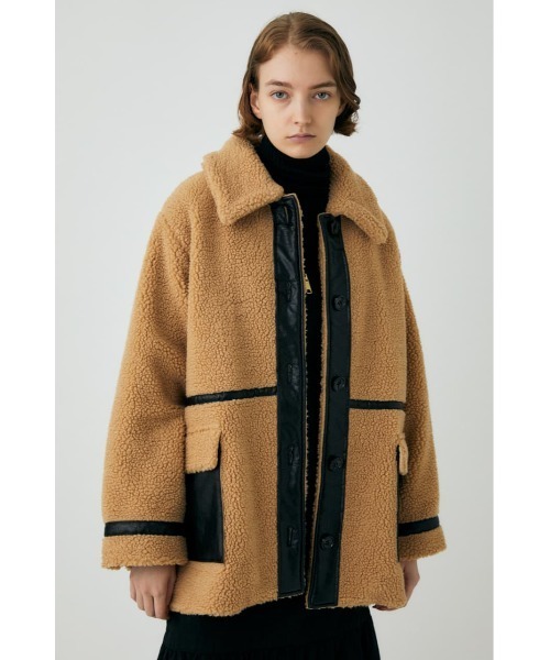 MOUSSY(マウジー)の「BOXY BOA MIDDLE コート(ムートンコート・レディース・ベージュ/ブラック/アイボリー・FREE)」の4枚目の写真