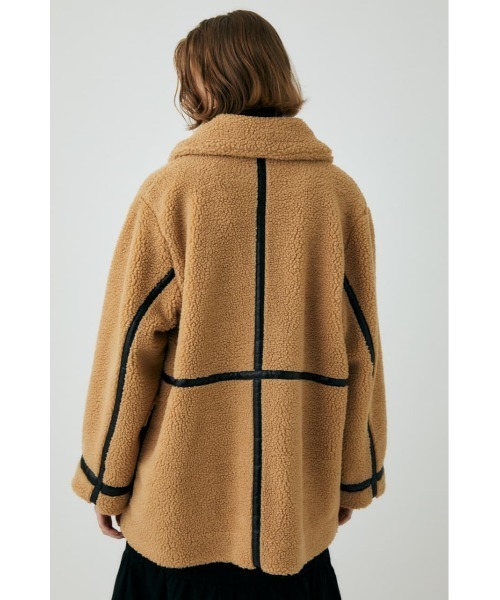 MOUSSY(マウジー)の「BOXY BOA MIDDLE コート(ムートンコート・レディース・ベージュ/ブラック/アイボリー・FREE)」の6枚目の写真