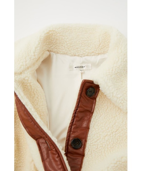 MOUSSY(マウジー)の「BOXY BOA MIDDLE コート(ムートンコート・レディース・ベージュ/ブラック/アイボリー・FREE)」の12枚目の写真