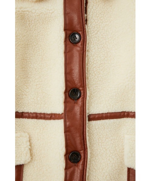 MOUSSY(マウジー)の「BOXY BOA MIDDLE コート(ムートンコート・レディース・ベージュ/ブラック/アイボリー・FREE)」の13枚目の写真