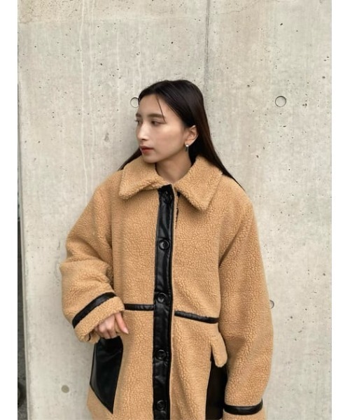 MOUSSY(マウジー)の「BOXY BOA MIDDLE コート(ムートンコート・レディース・ベージュ/ブラック/アイボリー・FREE)」の21枚目の写真