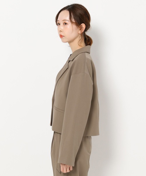 mysty woman(ミスティウーマン)の「アソートショートテーラージャケット 263851(テーラードジャケット・レディース・モカ/グレー系/ベージュ系・FREE)」の4枚目の写真