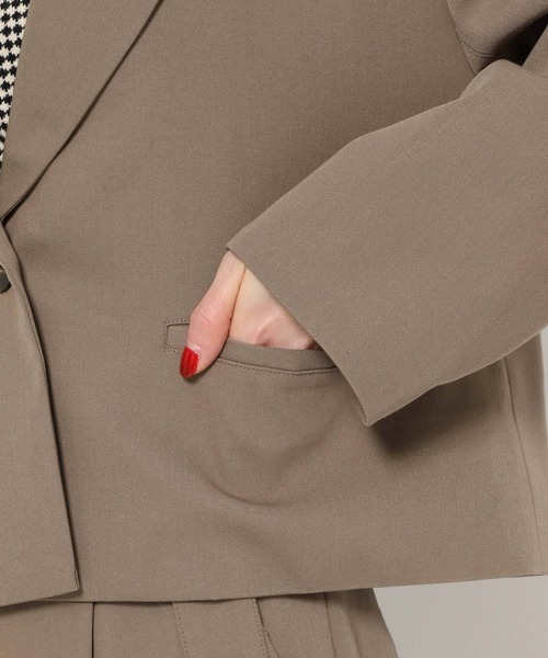 mysty woman(ミスティウーマン)の「アソートショートテーラージャケット 263851(テーラードジャケット・レディース・モカ/グレー系/ベージュ系・FREE)」の16枚目の写真