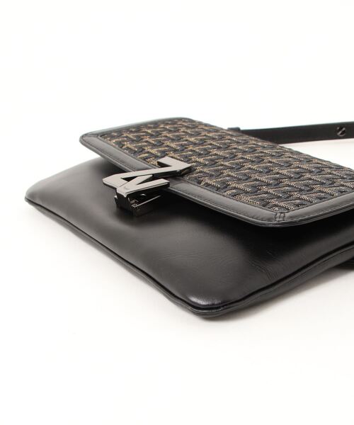 ZADIG&VOLTAIRE(ザディグ エ ヴォルテール)の「ZV INITIALE LA CLUTCH METAL MO(クラッチバッグ・レディース・マルチ・ONE SIZE)」の4枚目の写真