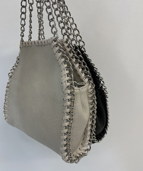 LVEU.（ラブユ.）の「Chain faux leather 2way bag / チェーン合皮2wayバッグ（ハンドバッグ・レディース・ブラック/アイボリー・FREE）」の19枚目の写真