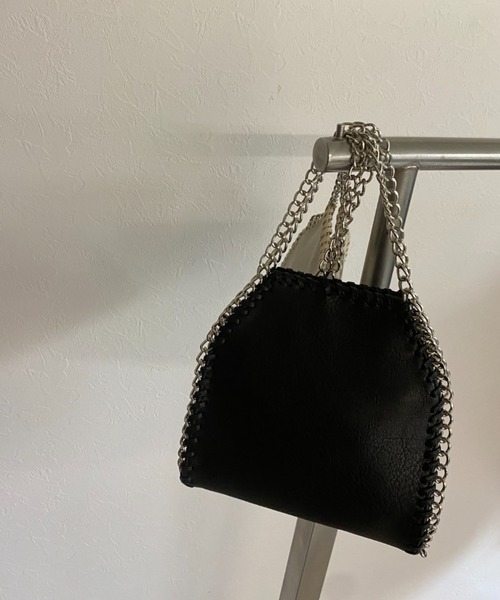 LVEU.（ラブユ.）の「Chain faux leather 2way bag / チェーン合皮2wayバッグ（ハンドバッグ・レディース・ブラック/アイボリー・FREE）」の15枚目の写真