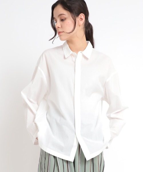 RNA-N(アールエヌエーエヌ)の「B2679 コットンサイドポケットシャツ(シャツ/ブラウス・レディース・オフホワイト/グレイッシュベージュ/ライトグレー/レモンイエロー・MEDIUM)」の1枚目の写真