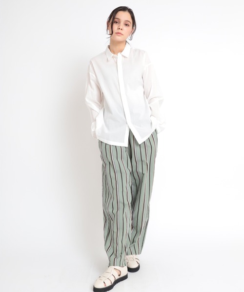 RNA-N(アールエヌエーエヌ)の「B2679 コットンサイドポケットシャツ(シャツ/ブラウス・レディース・オフホワイト/グレイッシュベージュ/ライトグレー/レモンイエロー・MEDIUM)」の15枚目の写真