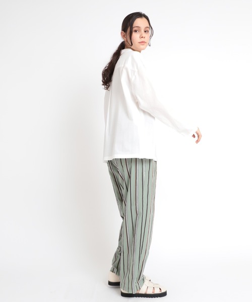 RNA-N(アールエヌエーエヌ)の「B2679 コットンサイドポケットシャツ(シャツ/ブラウス・レディース・オフホワイト/グレイッシュベージュ/ライトグレー/レモンイエロー・MEDIUM)」の22枚目の写真