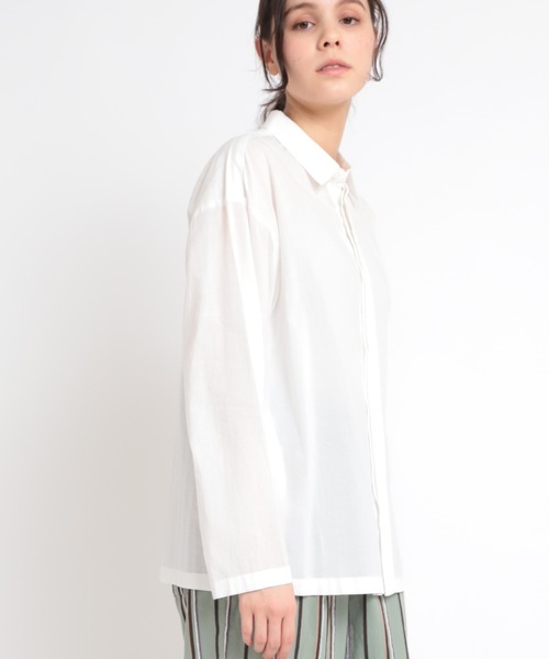 RNA-N(アールエヌエーエヌ)の「B2679 コットンサイドポケットシャツ(シャツ/ブラウス・レディース・オフホワイト/グレイッシュベージュ/ライトグレー/レモンイエロー・MEDIUM)」の13枚目の写真