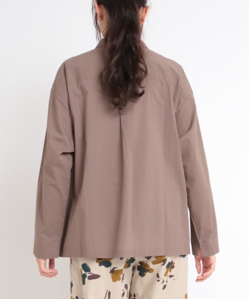 RNA-N(アールエヌエーエヌ)の「B2679 コットンサイドポケットシャツ(シャツ/ブラウス・レディース・オフホワイト/グレイッシュベージュ/ライトグレー/レモンイエロー・MEDIUM)」の11枚目の写真