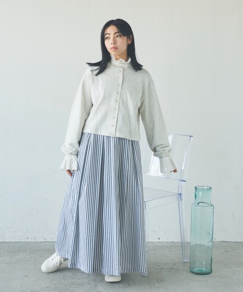 Libra Cue(リブラ キュー)の「クルーネックボリュームスリーブカーディガン(カーディガン/ボレロ・レディース・ネイビー/ライトグレー/レッド・FREE)」の12枚目の写真