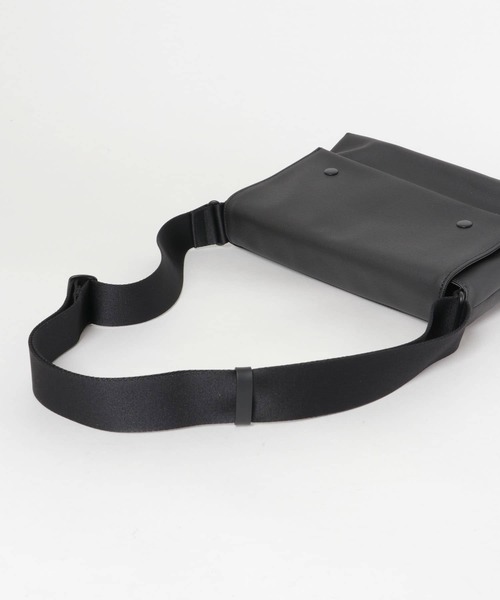 GEAR3（ギアスリー）の「『別注』GEAR3×URBAN RESEARCH　CODE3-014-CROSS（ショルダーバッグ・メンズ・ブラック・-）」の5枚目の写真