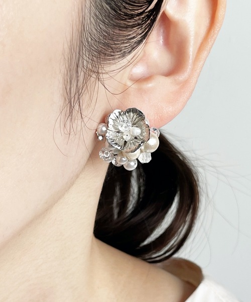 Zoule(ゾーラ)の「Zoule ゾーラ:pearl bouquet 淡水パールブーケピアス(ピアス(両耳用)・レディース・ゴールド/シルバー・FREE)」の11枚目の写真