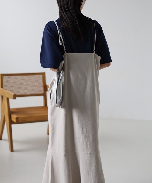 Fizz（フィズ）の「【Fizz/フィズ】　スパンツイル　裾フレアキャミワンピース（ワンピース・レディース・ブラック/オリーブ/ブルー/カーキ/グレイッシュベージュ・M/L）」の9枚目の写真