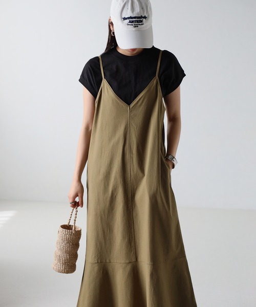 Fizz（フィズ）の「【Fizz/フィズ】　スパンツイル　裾フレアキャミワンピース（ワンピース・レディース・ブラック/オリーブ/ブルー/カーキ/グレイッシュベージュ・M/L）」の21枚目の写真