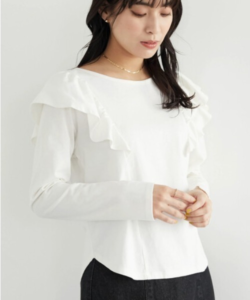 Sugar spoon（シュガースプーン）の「・SUGAR SPOON ラッフルショルダーロンT（Tシャツ/カットソー・レディース・ブラック/オフホワイト/イエロー/グリーン・FREE）」の2枚目の写真