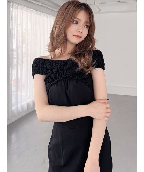 RESEXXY（リゼクシー）の「バッククロスオフショルワンピース（ワンピース・レディース・ブラック/イエロー/アイボリー・FREE）」の5枚目の写真