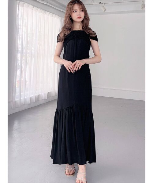 RESEXXY（リゼクシー）の「バッククロスオフショルワンピース（ワンピース・レディース・ブラック/イエロー/アイボリー・FREE）」の6枚目の写真