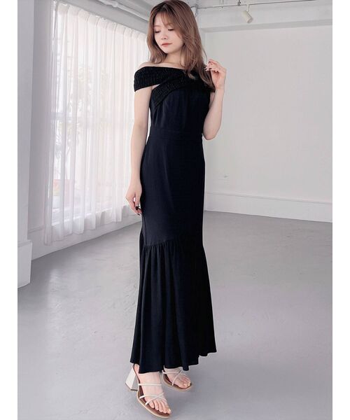 RESEXXY（リゼクシー）の「バッククロスオフショルワンピース（ワンピース・レディース・ブラック/イエロー/アイボリー・FREE）」の7枚目の写真