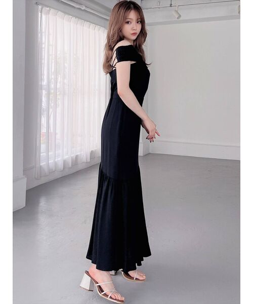 RESEXXY（リゼクシー）の「バッククロスオフショルワンピース（ワンピース・レディース・ブラック/イエロー/アイボリー・FREE）」の8枚目の写真