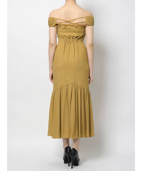 RESEXXY（リゼクシー）の「バッククロスオフショルワンピース（ワンピース・レディース・ブラック/イエロー/アイボリー・FREE）」の20枚目の写真