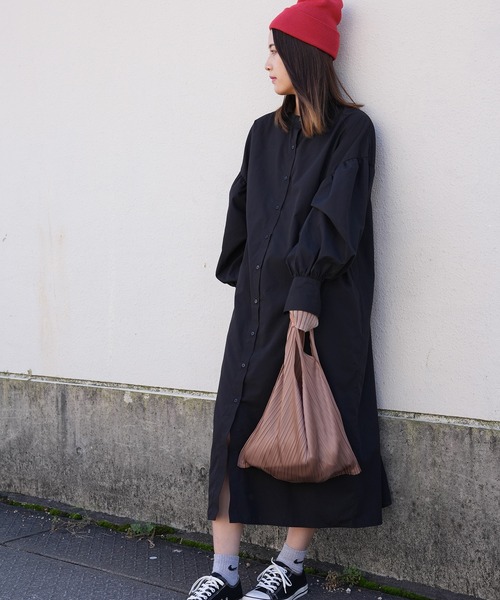 IAMUSE(アイアミューズ)の「【クルっと結んでバッグにIN♪】コンパクトプリーツエコバッグ S0302【IAMUSE】(エコバッグ/サブバッグ・レディース・ブラック/グレー/モカ/グリーン/パープル/スモークピンク・FREE)」の4枚目の写真