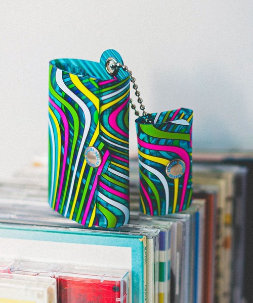 SALLIES（サリーズ）の「SALLIES / Pocket Pal BORDER ミニマル ウォレット（財布・メンズ・ブラック/ピンク/ブルー・ONE SIZE）」の3枚目の写真