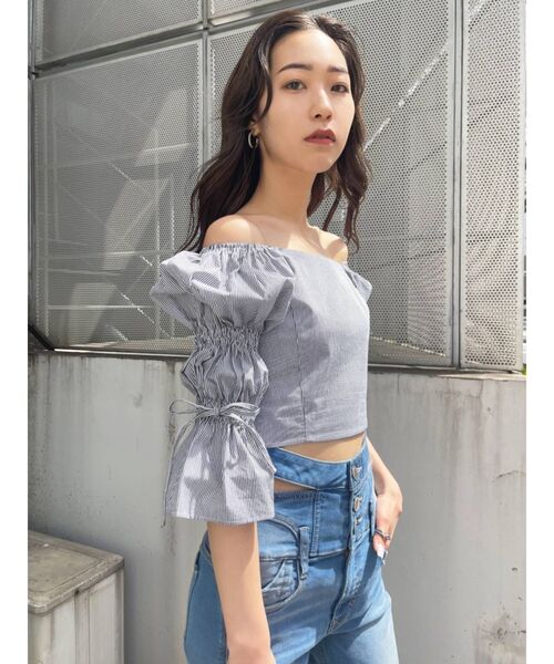 EMODA（エモダ）の「ボックスパフスリーブトップ（シャツ/ブラウス・レディース・ブラック/ベージュ/グレー/ブルー・FREE）」の15枚目の写真