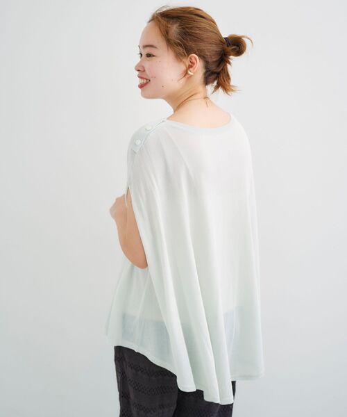 le.coeur blanc(ルクールブラン)の「ポンチョライクニットプルオーバー(ニット/セーター・レディース・ライトグレー/ブラック/ダークグリーン・38)」の5枚目の写真