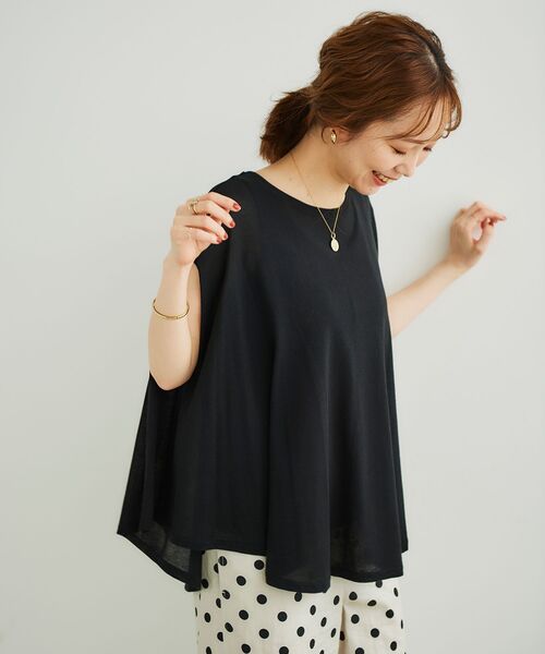 le.coeur blanc(ルクールブラン)の「ポンチョライクニットプルオーバー(ニット/セーター・レディース・ライトグレー/ブラック/ダークグリーン・38)」の6枚目の写真