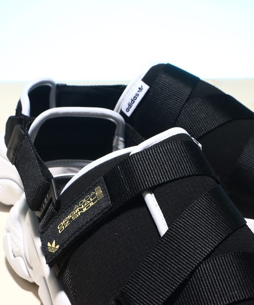 adidas（アディダス）の「adidas OZWEEGO SANDAL / アディダス