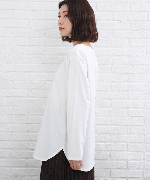 SHOO・LA・RUE（シューラルー）の「◆【レイヤードでこなれ感♪】裾ラウンドベーシック トップス（Tシャツ/カットソー・レディース・チャコールグレー/ブラック/ホワイト系/ブラック系2・03/02）」の7枚目の写真