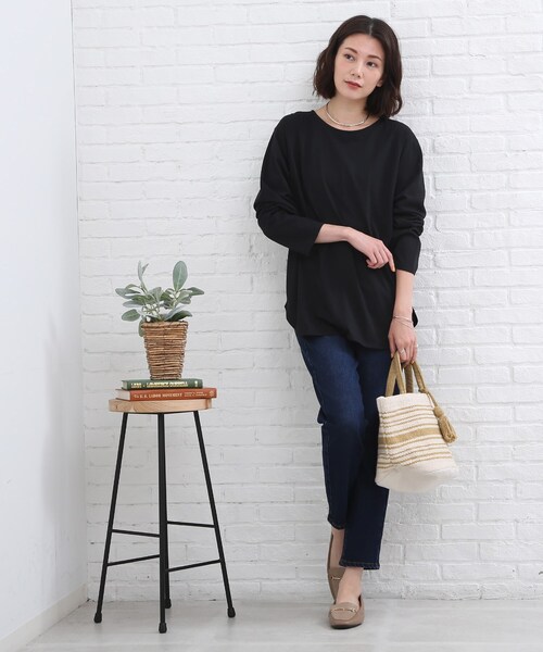 SHOO・LA・RUE（シューラルー）の「◆【レイヤードでこなれ感♪】裾ラウンドベーシック トップス（Tシャツ/カットソー・レディース・チャコールグレー/ブラック/ホワイト系/ブラック系2・03/02）」の21枚目の写真