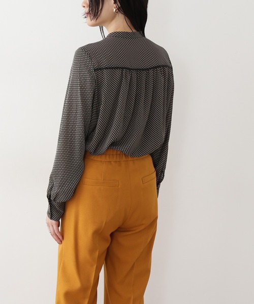 N.（N. Natural Beauty Basic）（エヌエヌナチュラルビューティーベーシック）の「◆キカ柄ボウタイリボン付ブラウス（シャツ/ブラウス・レディース・ホワイト系その他/ブラック系その他・MEDIUM）」の8枚目の写真