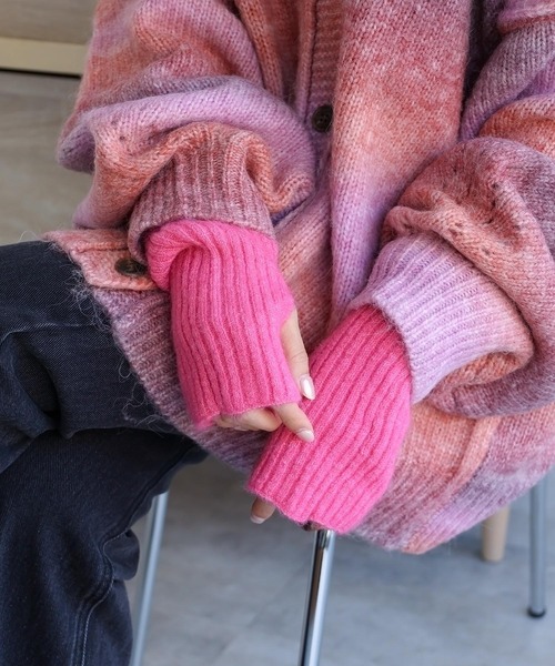 andme（アンドミー）の「5Gリブニットアームウォーマー（アームカバー・レディース・ブラック/オフホワイト/グレイッシュベージュ/オレンジ/ピンク/グレー・F(M)）」の5枚目の写真