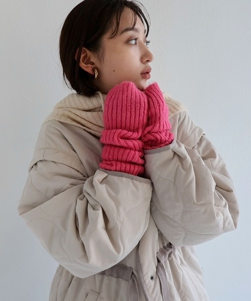 andme（アンドミー）の「5Gリブニットアームウォーマー（アームカバー・レディース・ブラック/オフホワイト/グレイッシュベージュ/オレンジ/ピンク/グレー・F(M)）」の9枚目の写真