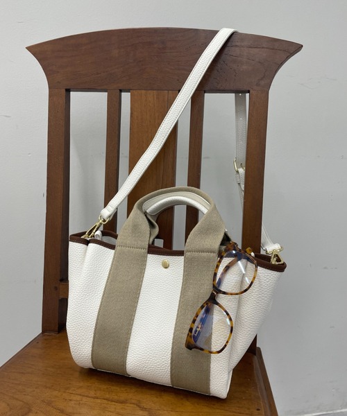 cache cache（カシュ カシュ）の「cache cache 太ショルダー付き2wayトートバッグ S（トートバッグ・レディース・アイボリー/グレー/ブラック・フリー）」の2枚目の写真