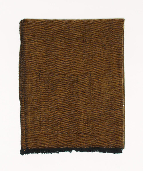 RNA-N（アールエヌエーエヌ）の「E4727 ポケット付きストール（ストール/ショール・レディース・アイボリー/ブラウン・FREE）」の2枚目の写真