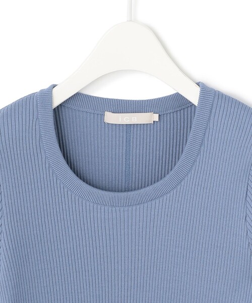 ICB(アイシービー)の「【洗える】リブ Uネックプルオーバー(Tシャツ/カットソー・レディース・パイングリーン系/スカイブルー系・SMALL)」の6枚目の写真