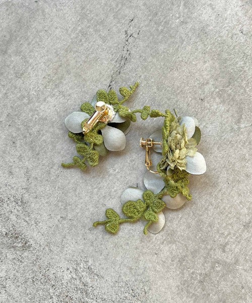 m.soeur（エムスール）の「秋色アジサイのイヤリング（イヤリング・レディース・ブラウン/グリーン/ワインレッド/グレー・FREE）」の11枚目の写真