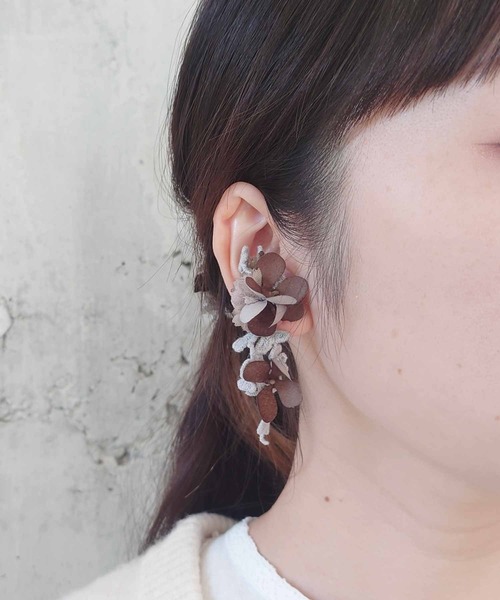 m.soeur（エムスール）の「秋色アジサイのイヤリング（イヤリング・レディース・ブラウン/グリーン/ワインレッド/グレー・FREE）」の10枚目の写真