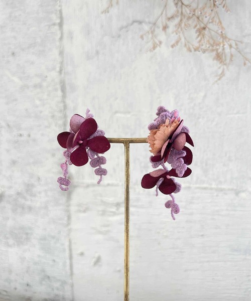 m.soeur（エムスール）の「秋色アジサイのイヤリング（イヤリング・レディース・ブラウン/グリーン/ワインレッド/グレー・FREE）」の7枚目の写真